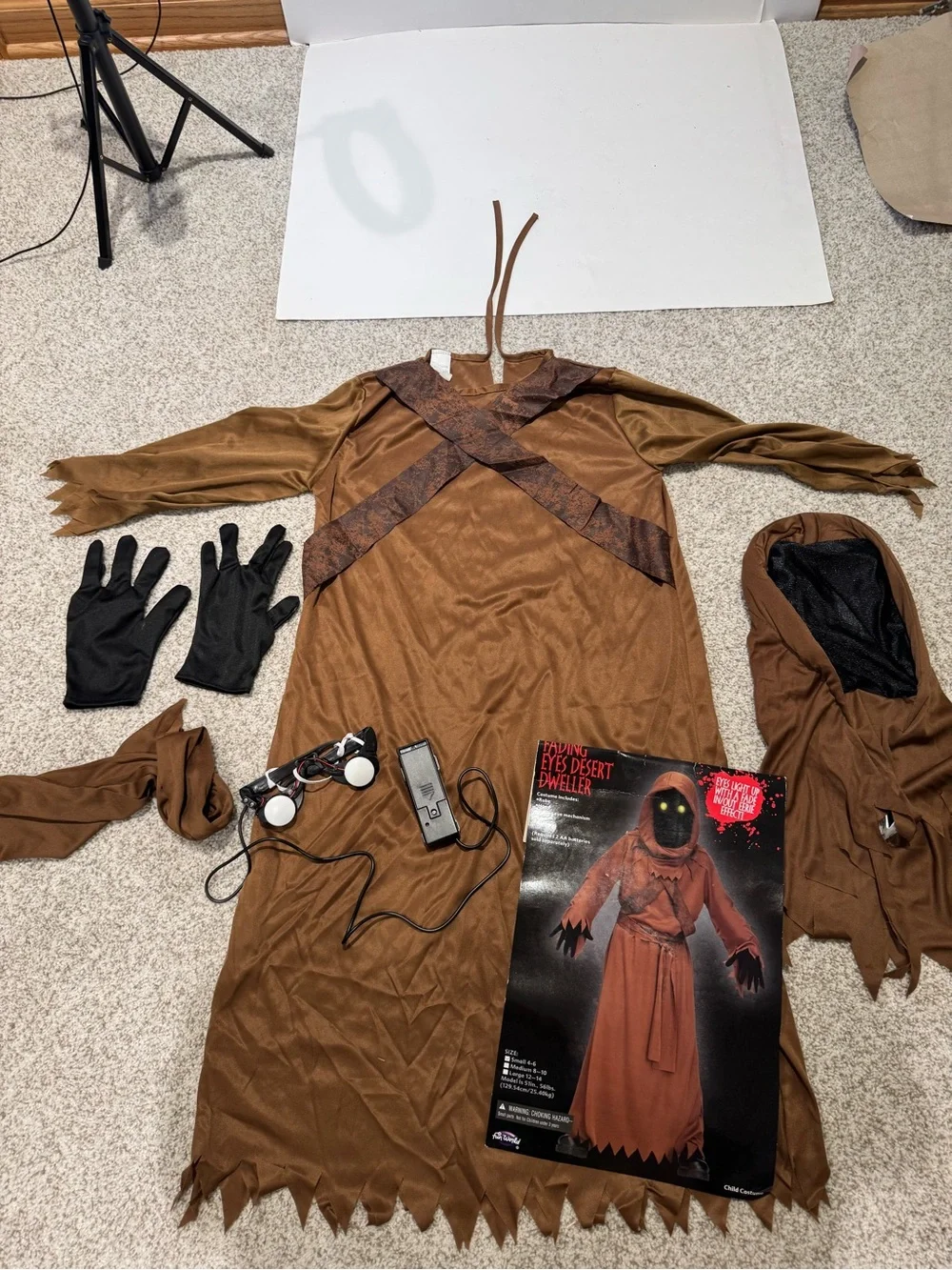 Fun World Fading Eyes Desert Dweller Jawa Costume Light Up Eyes Child Small